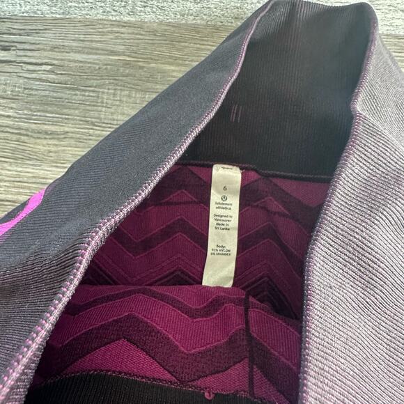 Lululemon Black Purple Chevron Print Women's Athletic Capri Leggings Size‎ 6 - Picture 3 of 8